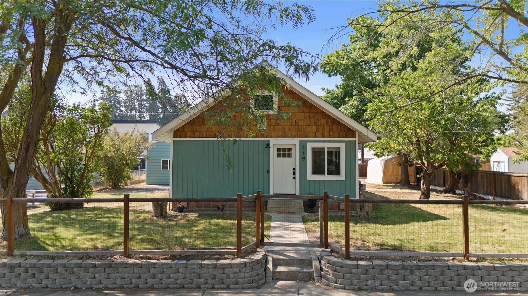 219 N Dennis ST, Ellensburg, WA 98926