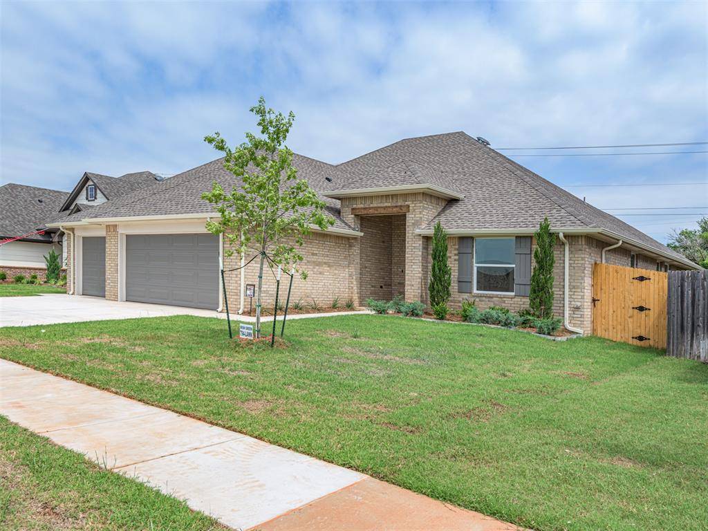 12125 SW 45th TER, Mustang, OK 73064