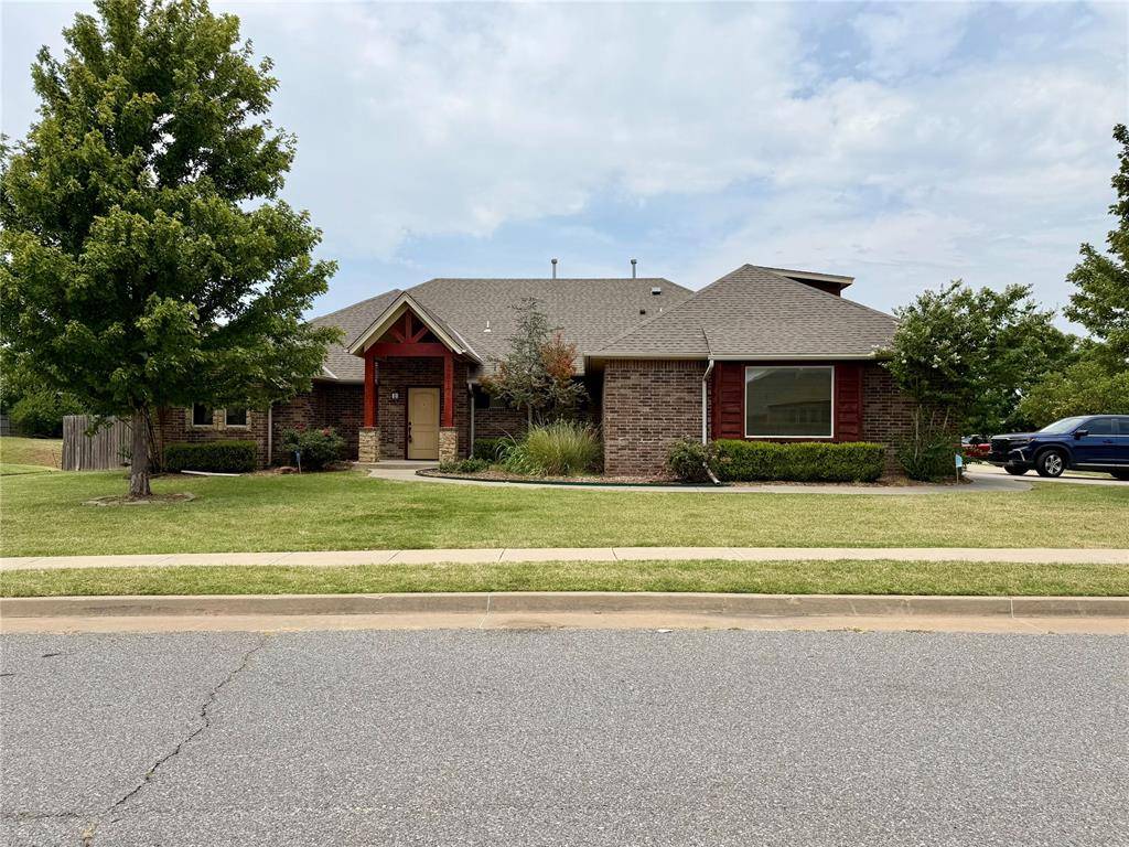 2817 Marigold LN, Edmond, OK 73013