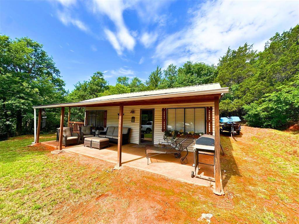 10830 Locust ST, Hinton, OK 73047