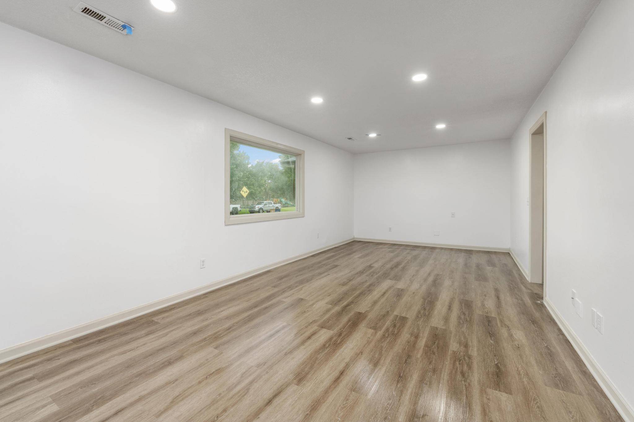 218 W Aaron Dr, Andover, KS 67002
