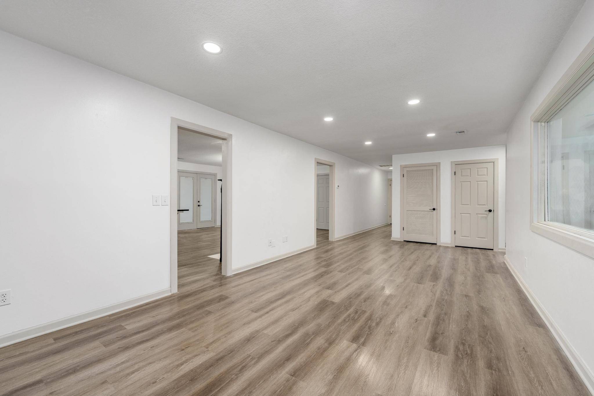 218 W Aaron Dr, Andover, KS 67002