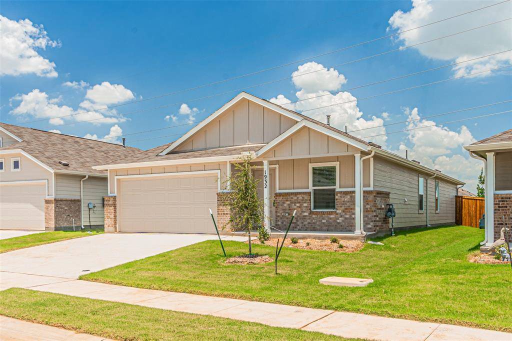 1932 Ventasso Boulevard, Providence Village, TX 76227