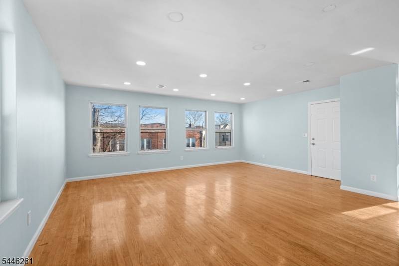 219-221 Clinton Pl, Newark City, NJ 07112
