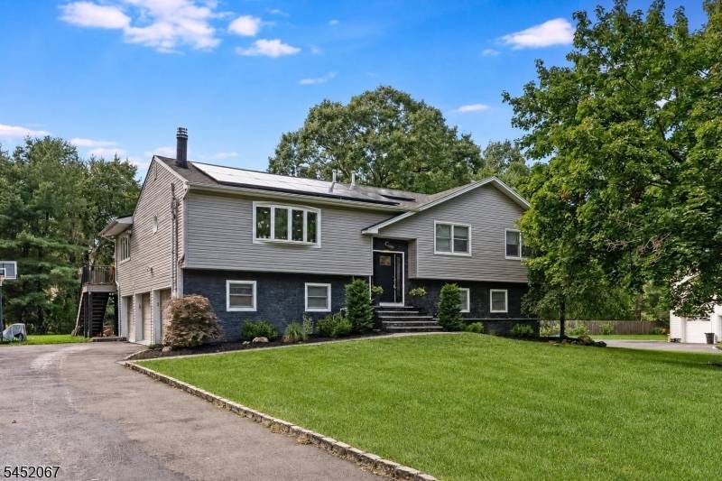23 Douglas Dr, Montville Twp., NJ 07082