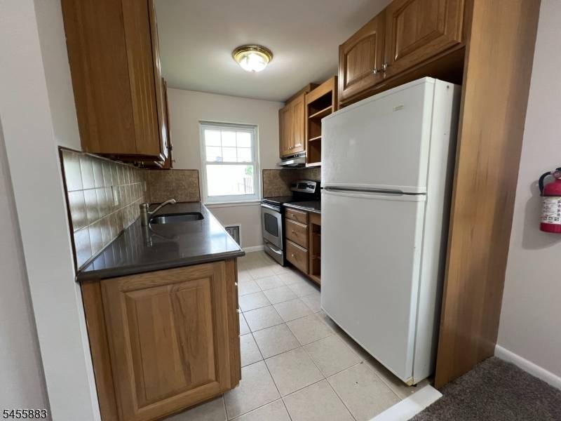 162 Belleville Ave #1B, Bloomfield Twp., NJ 07003