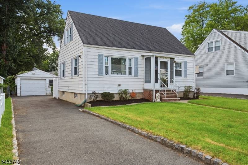 21 Harrison St, Little Falls Twp., NJ 07424