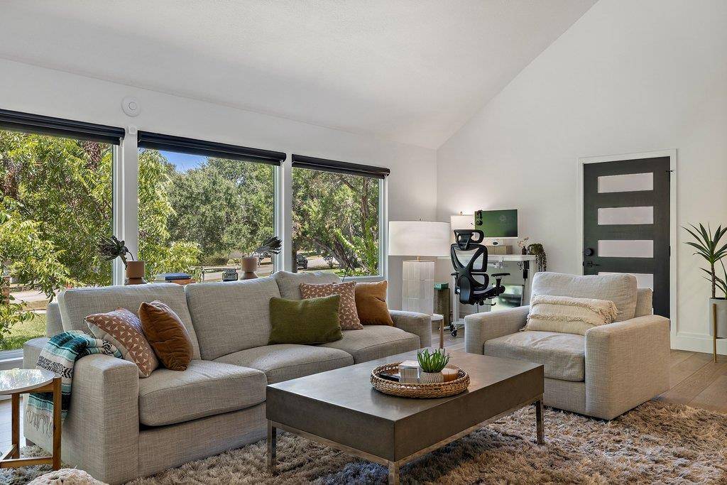 808 Vanguard ST, Lakeway, TX 78734