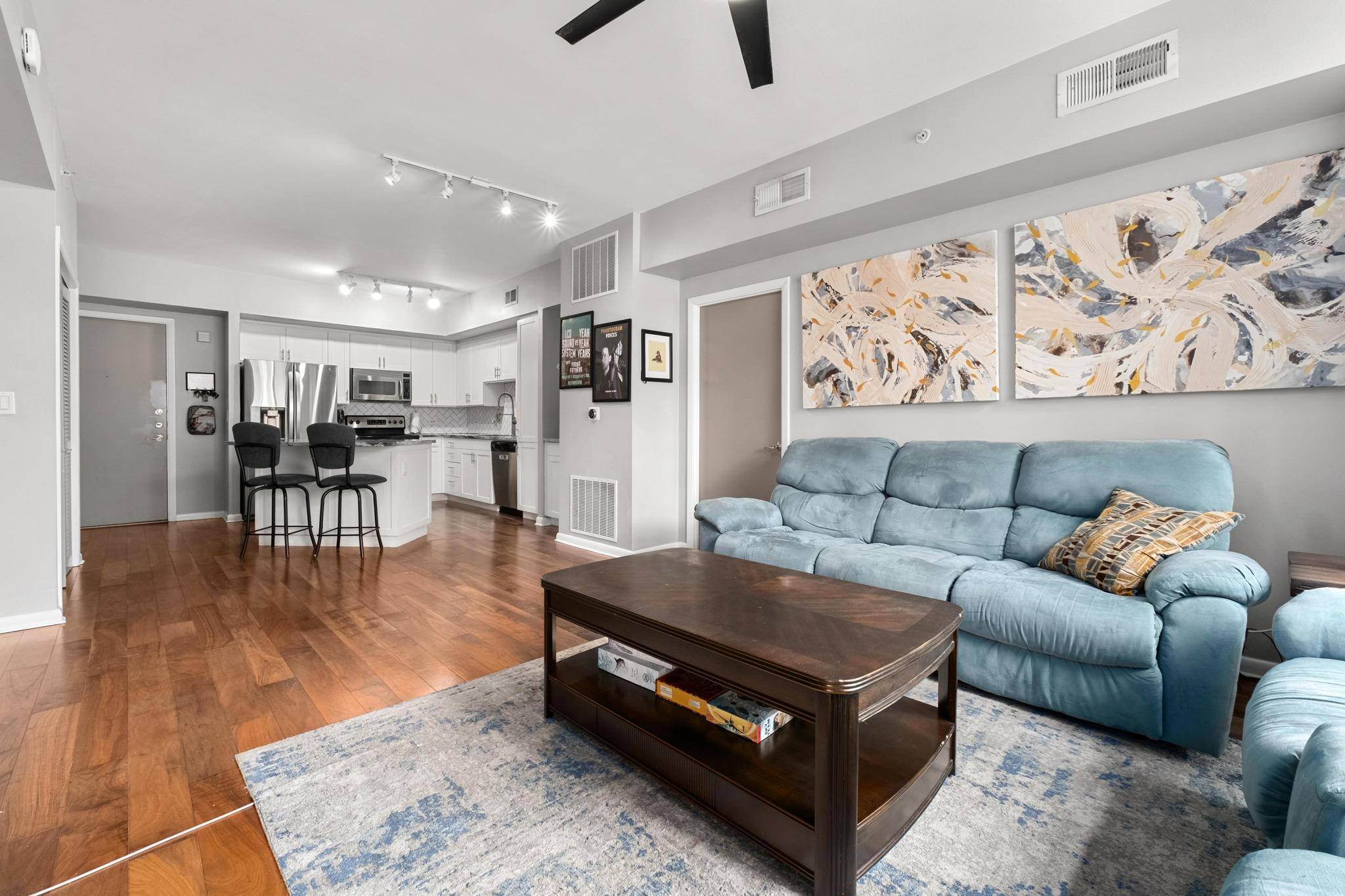 54 Rainey ST #609, Austin, TX 78701