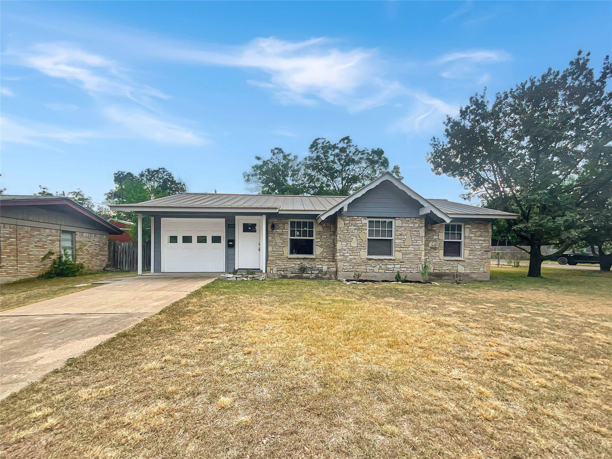 8801 Parkfield DR, Austin, TX 78758