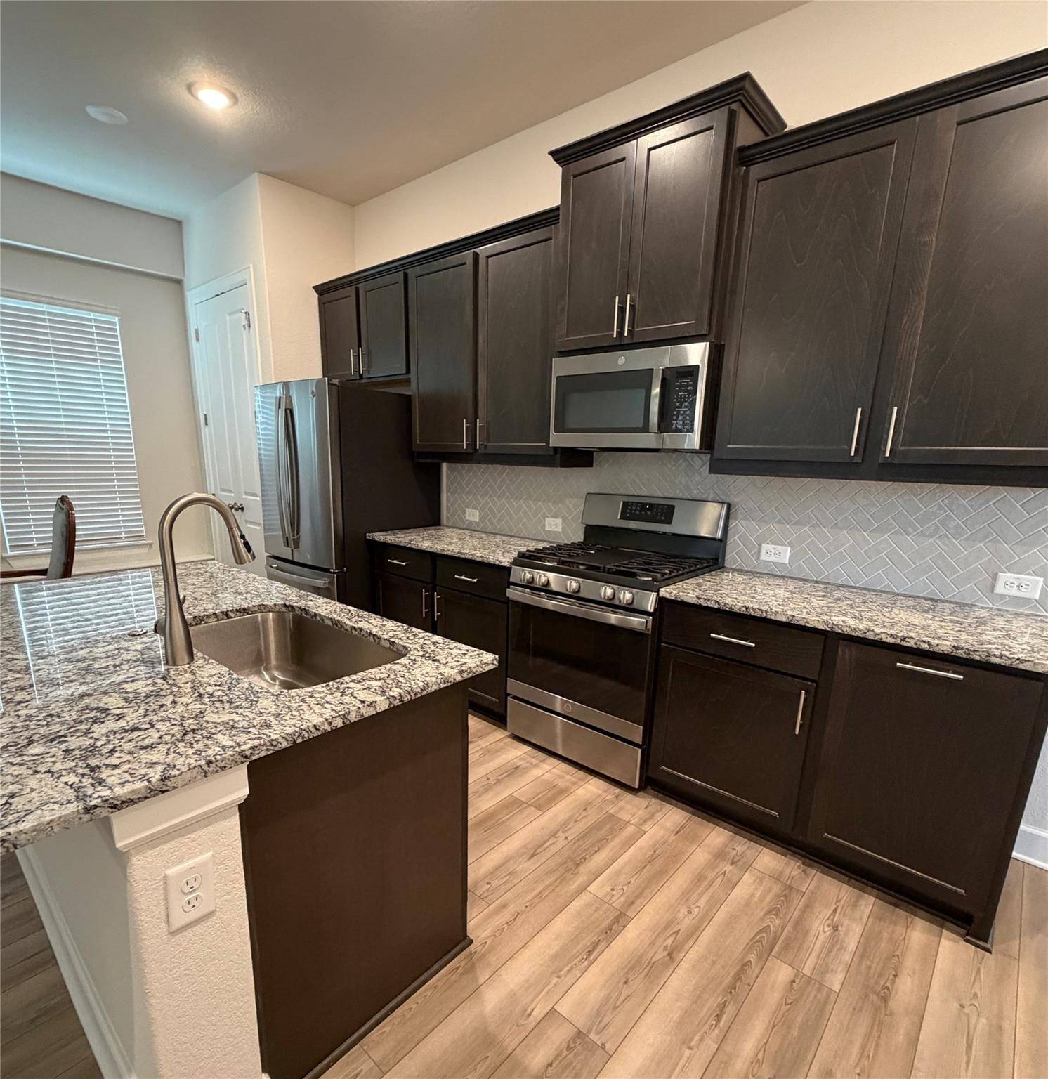 211 Darley Oak DR, Dripping Springs, TX 78620