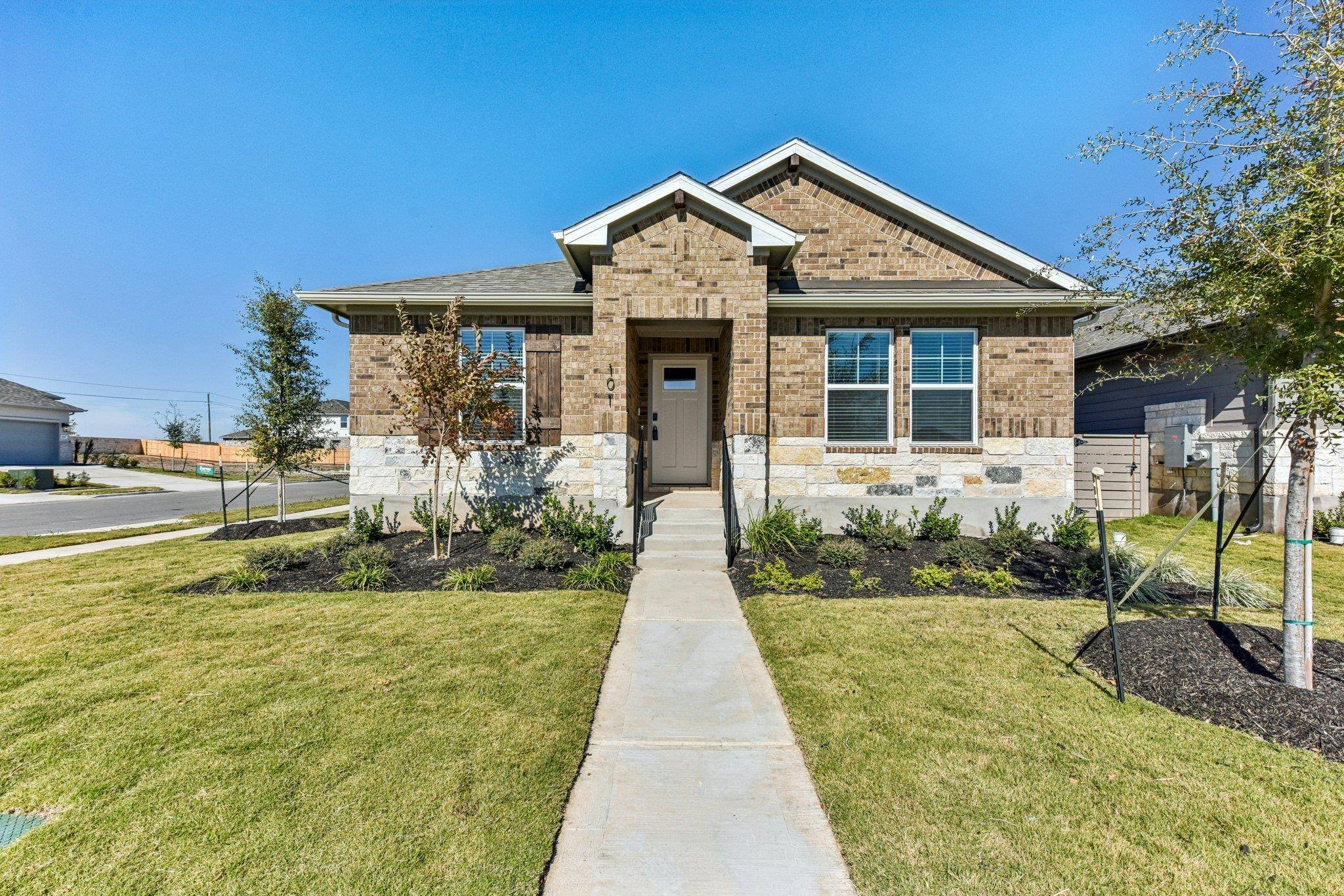 101 Rock Daisy TRL, Hutto, TX 78634