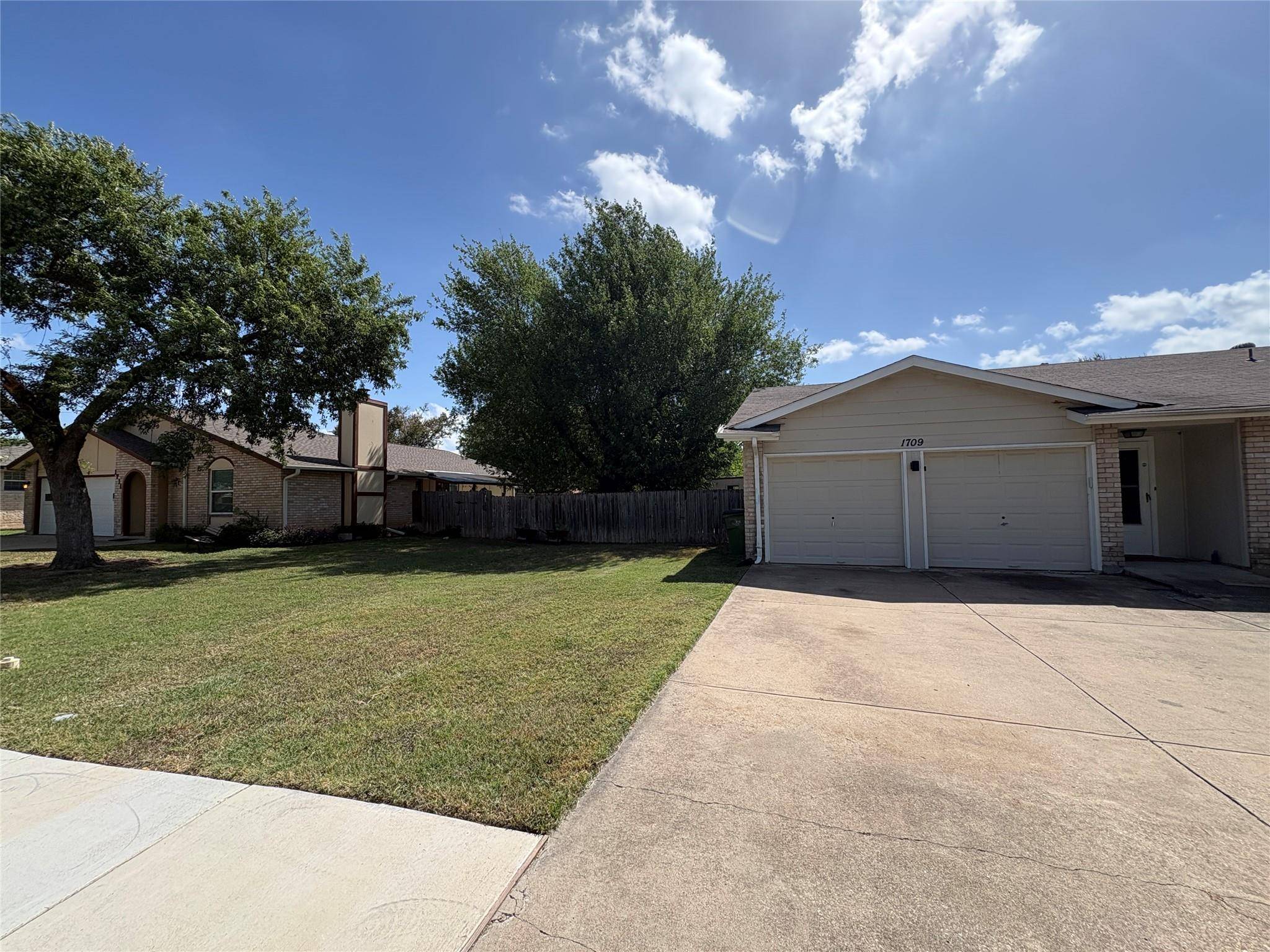 1709 W Mesa Park DR, Round Rock, TX 78664
