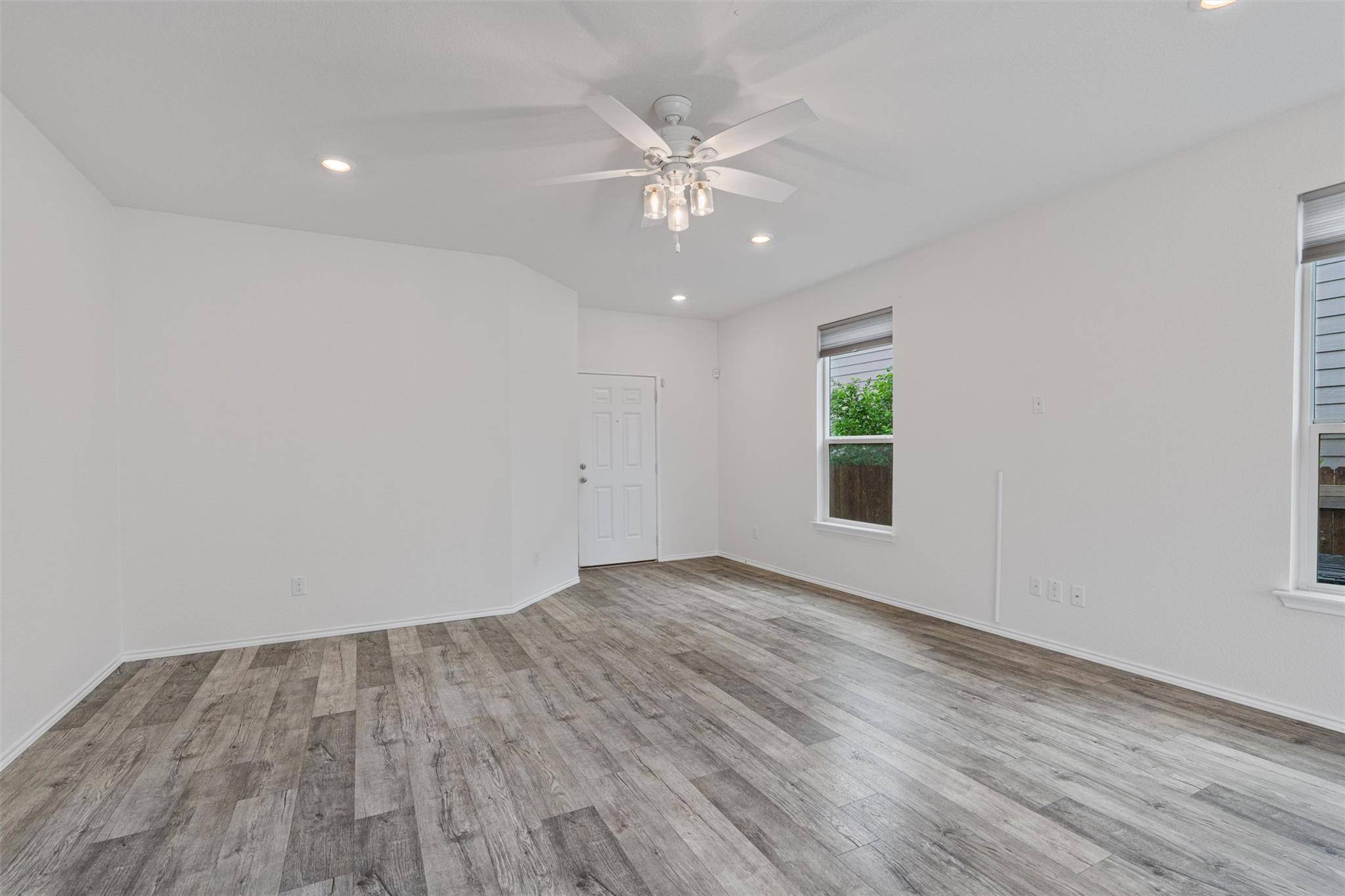 305 Los Cobos LN, Georgetown, TX 78626