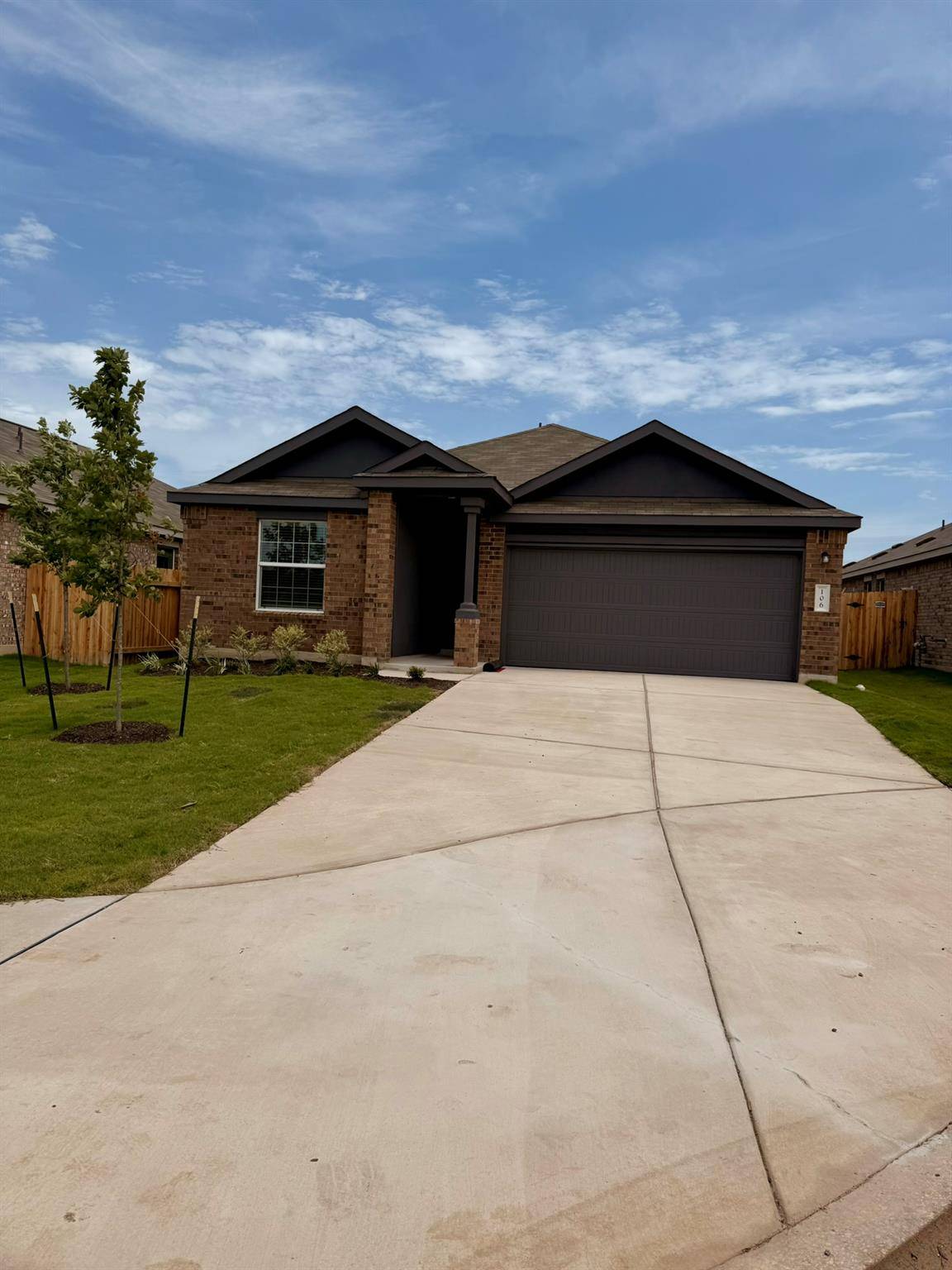 106 Camargue Dr, Hutto, TX 78634