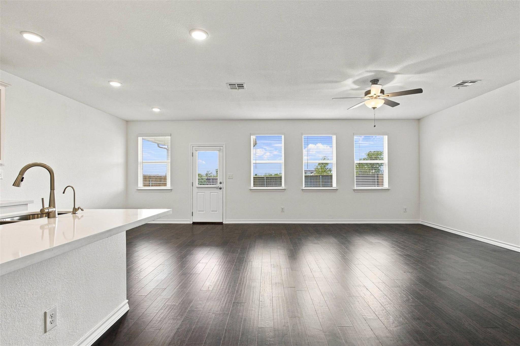 218 THURMAN HOLT RD, Hutto, TX 78634