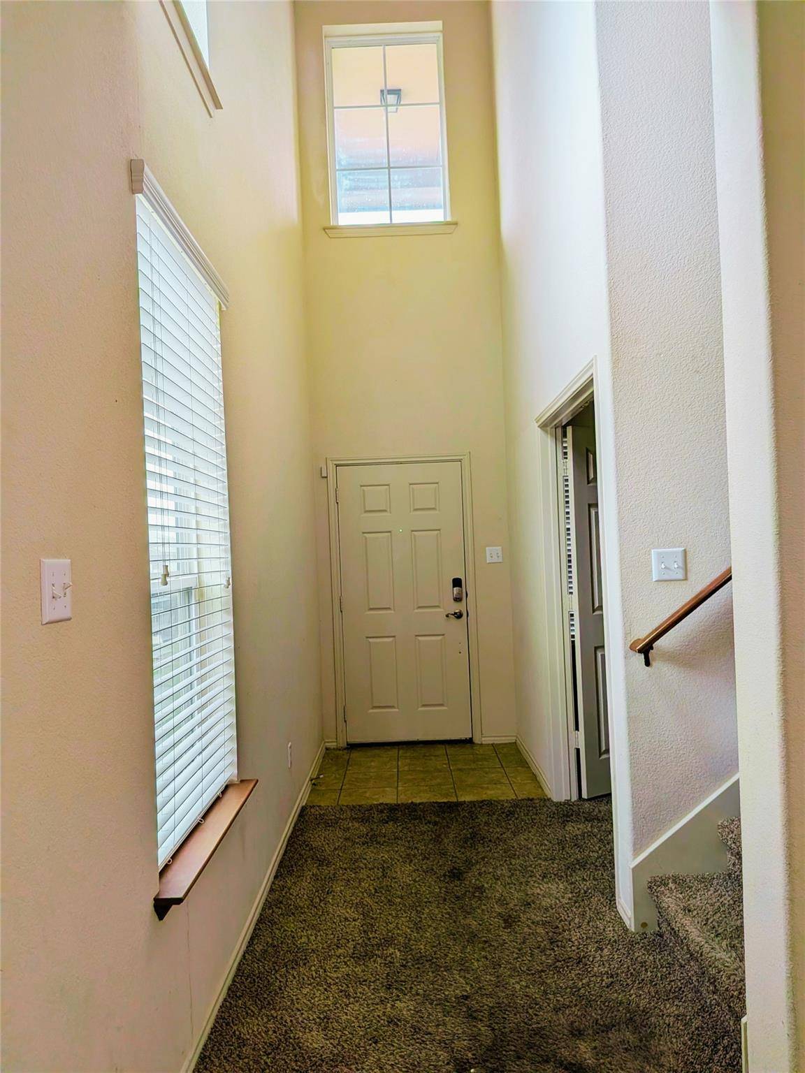 212 Foster LN, Jarrell, TX 76537