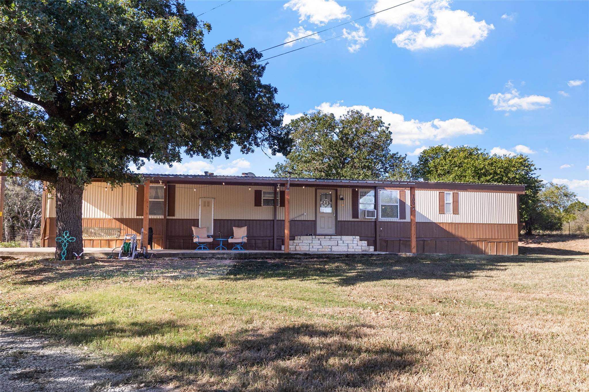 100 South ST, Tow, TX 78672