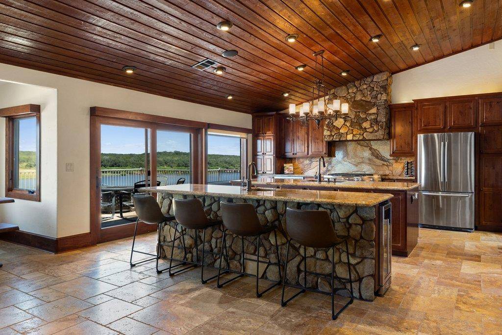512 Harbor DR #7, Spicewood, TX 78669