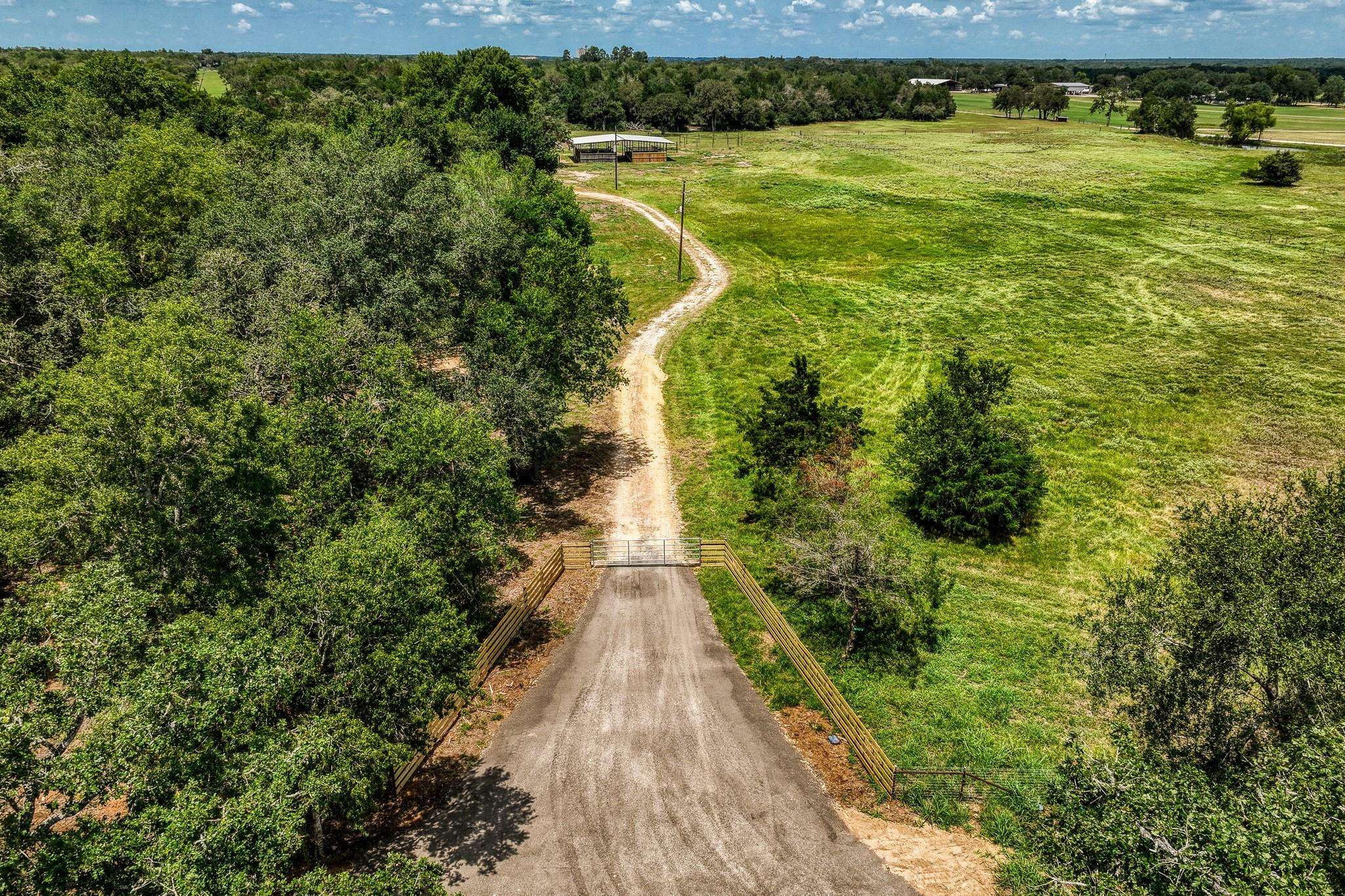 1922 County Road 324, Caldwell, TX 77836