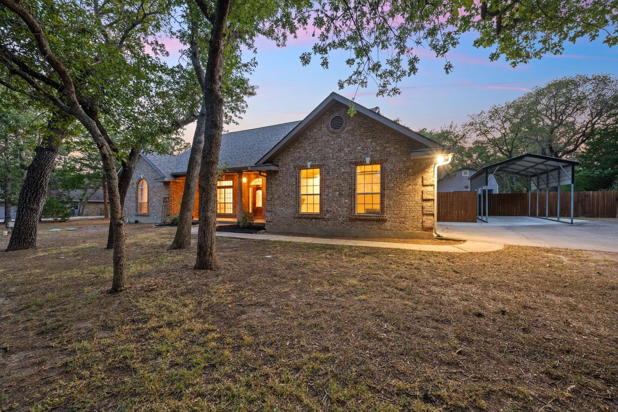 182 Elm Wood DR, Elgin, TX 78621