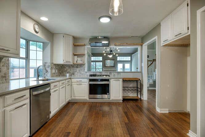 5917 Charles Schreiner TRL, Austin, TX 78749