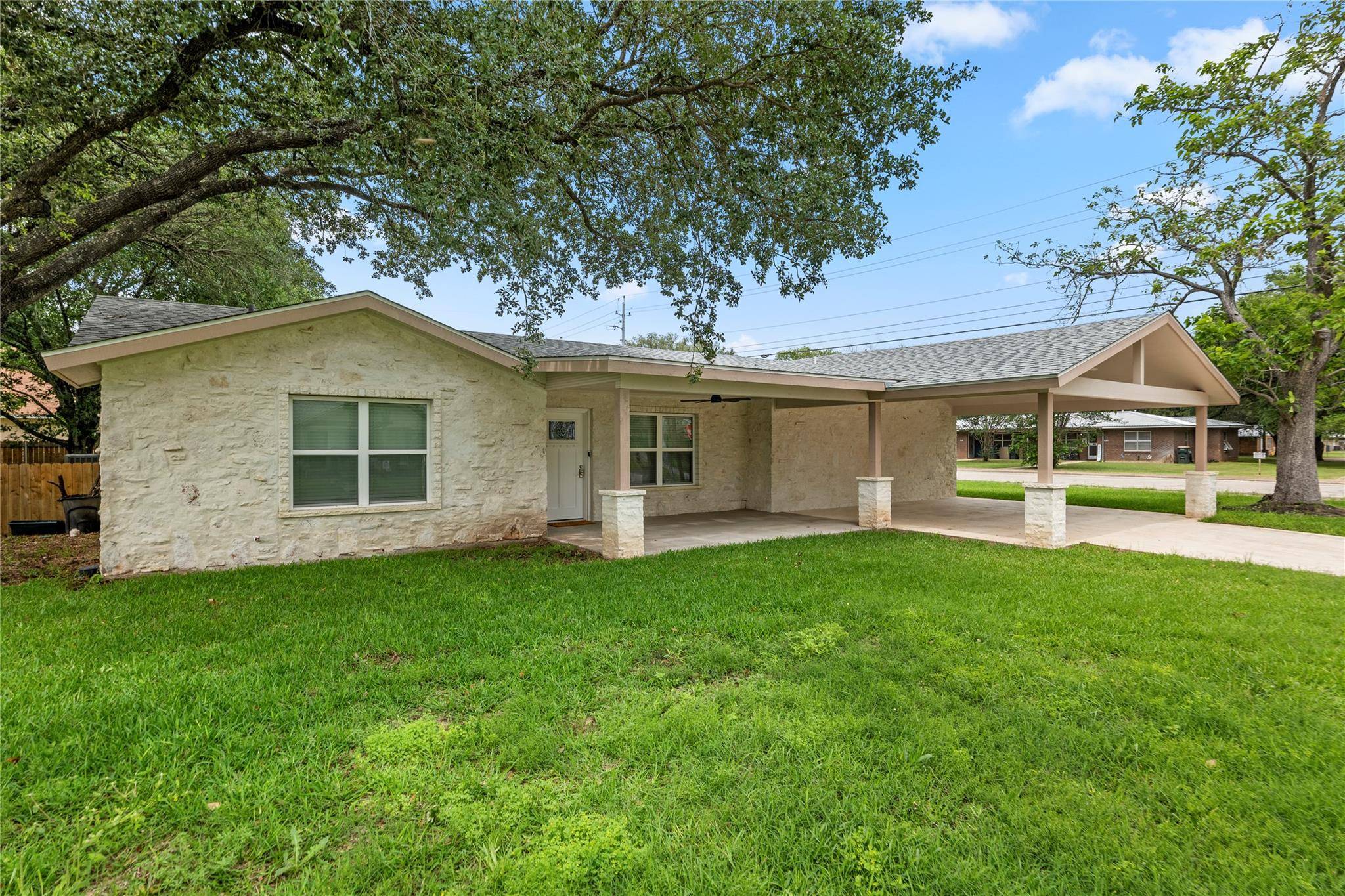 412 Oak ST, Bastrop, TX 78602