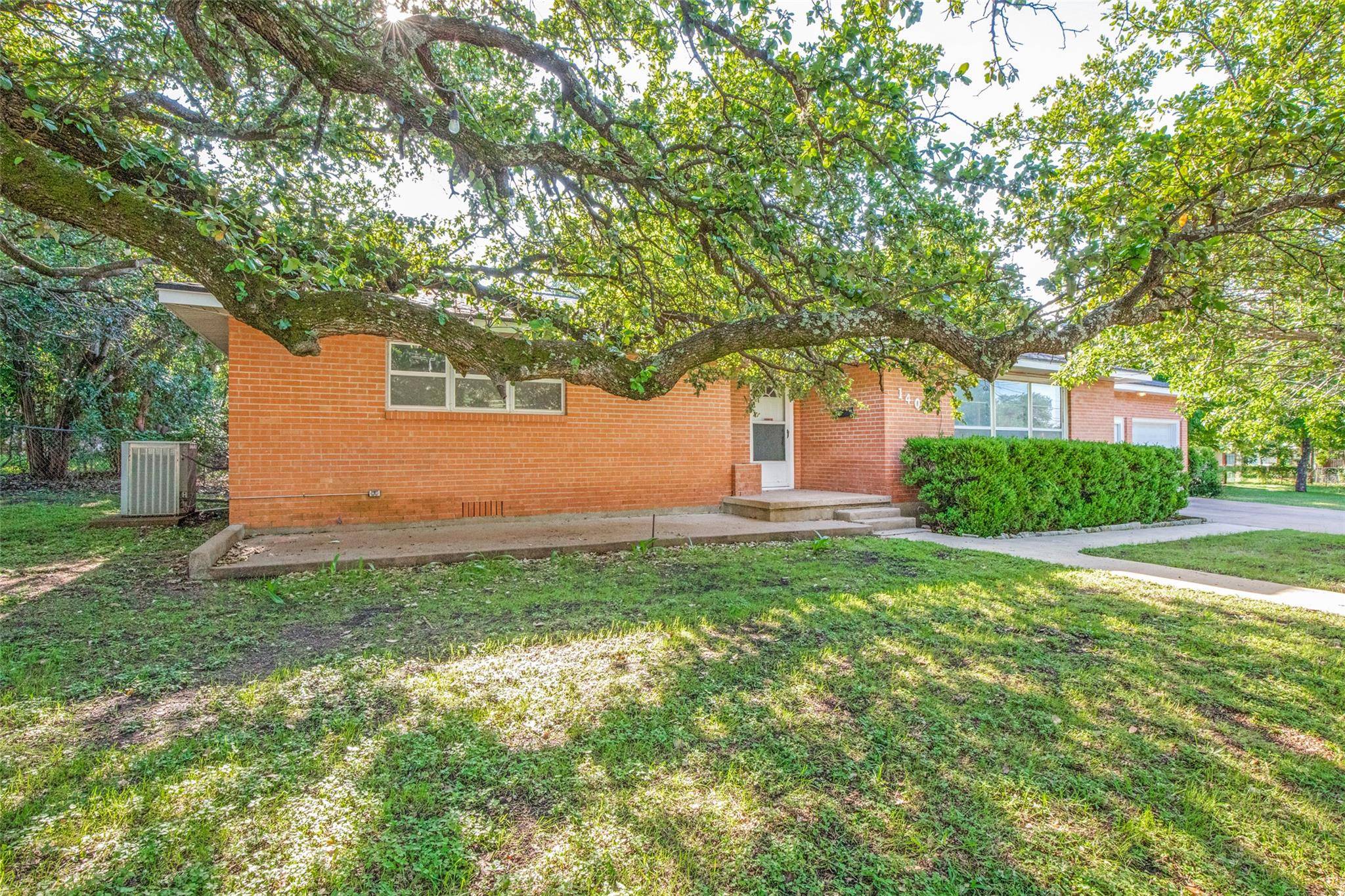 1401 N East ST, Belton, TX 76513