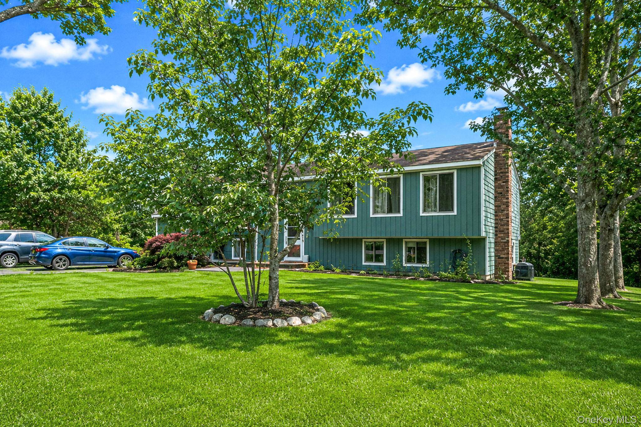 51 Trout Brook LN, Aquebogue, NY 11931