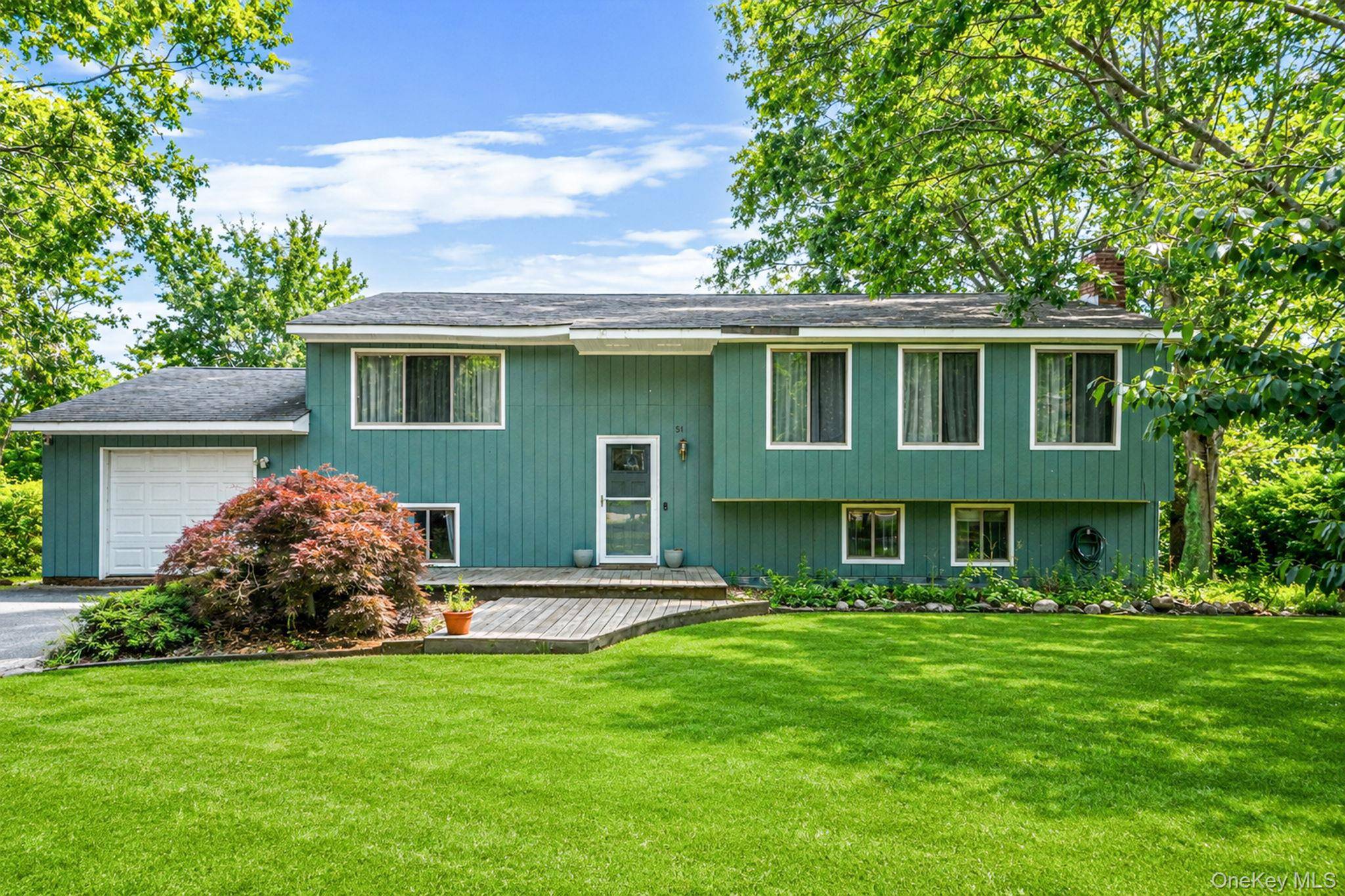 51 Trout Brook LN, Aquebogue, NY 11931