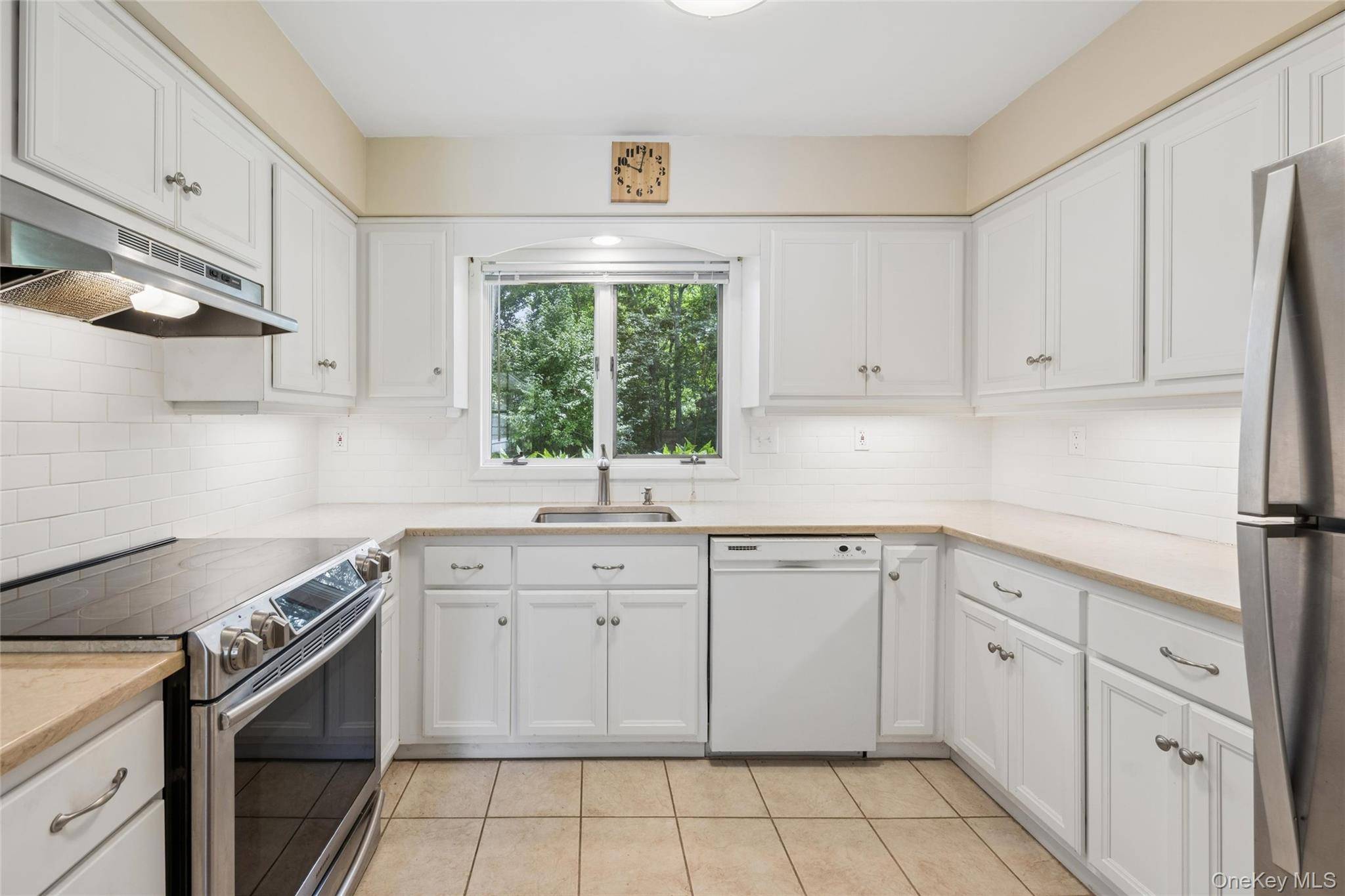 23 Argonne RD, Hampton Bays, NY 11946