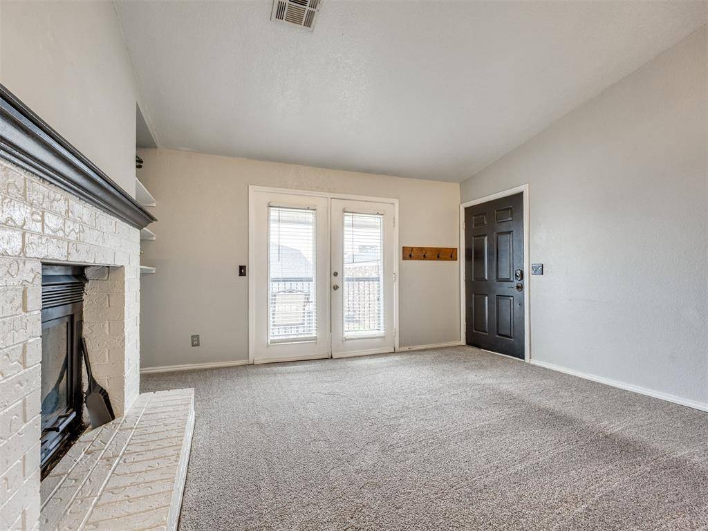 3003 River Oaks DR #204, Norman, OK 73072