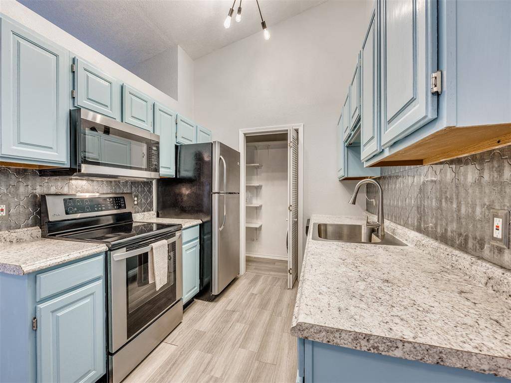 3003 River Oaks DR #204, Norman, OK 73072