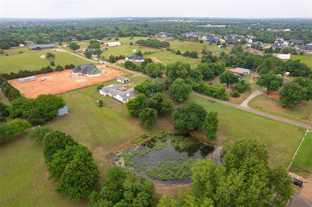 511 Highland Hills DR, Edmond, OK 73034