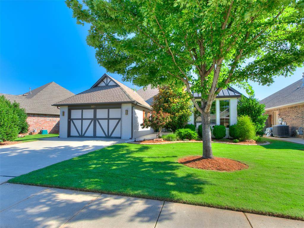 929 NW 195th PL, Edmond, OK 73012