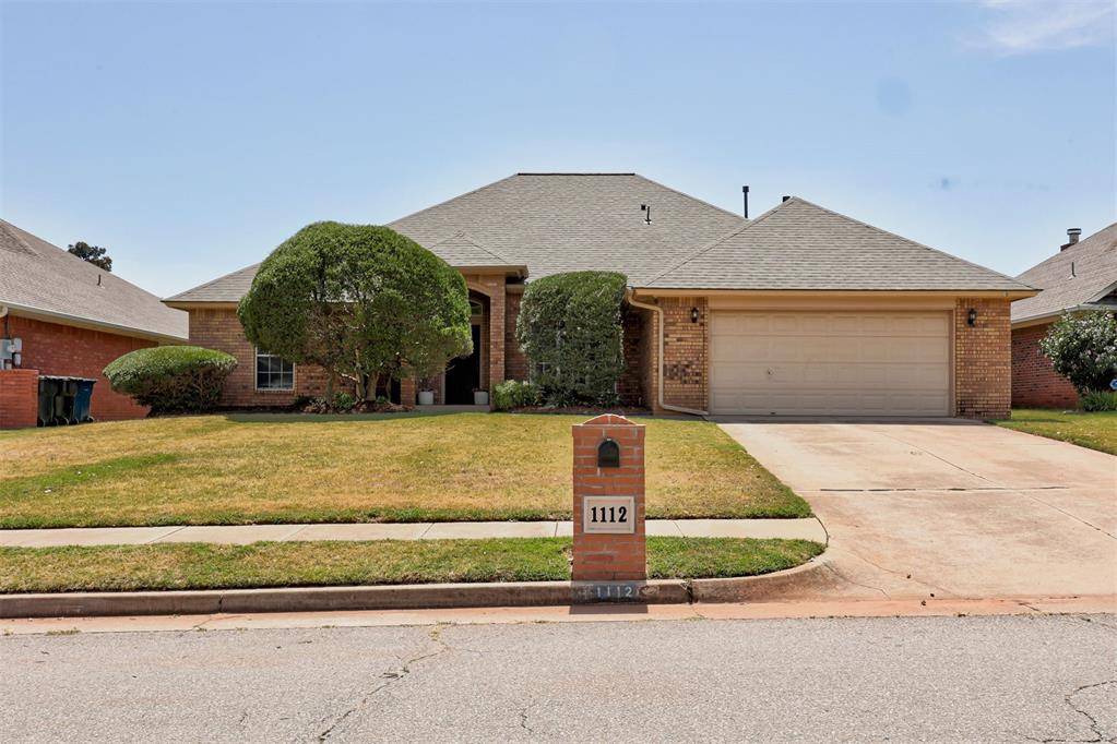 1112 Copperfield DR, Edmond, OK 73003