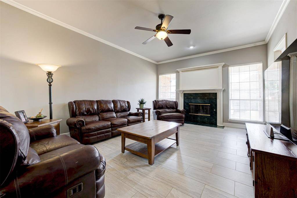 1112 Copperfield DR, Edmond, OK 73003