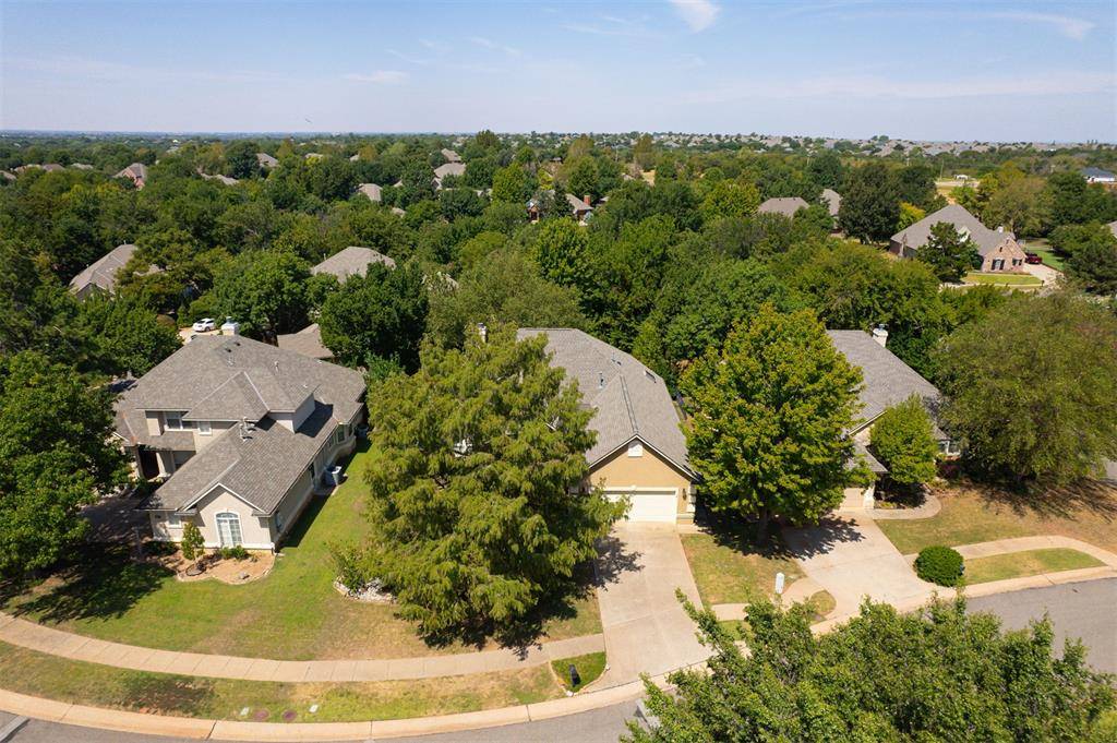 3821 Woodshadow RD, Edmond, OK 73003