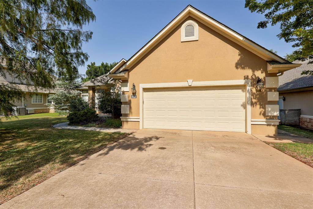 3821 Woodshadow RD, Edmond, OK 73003