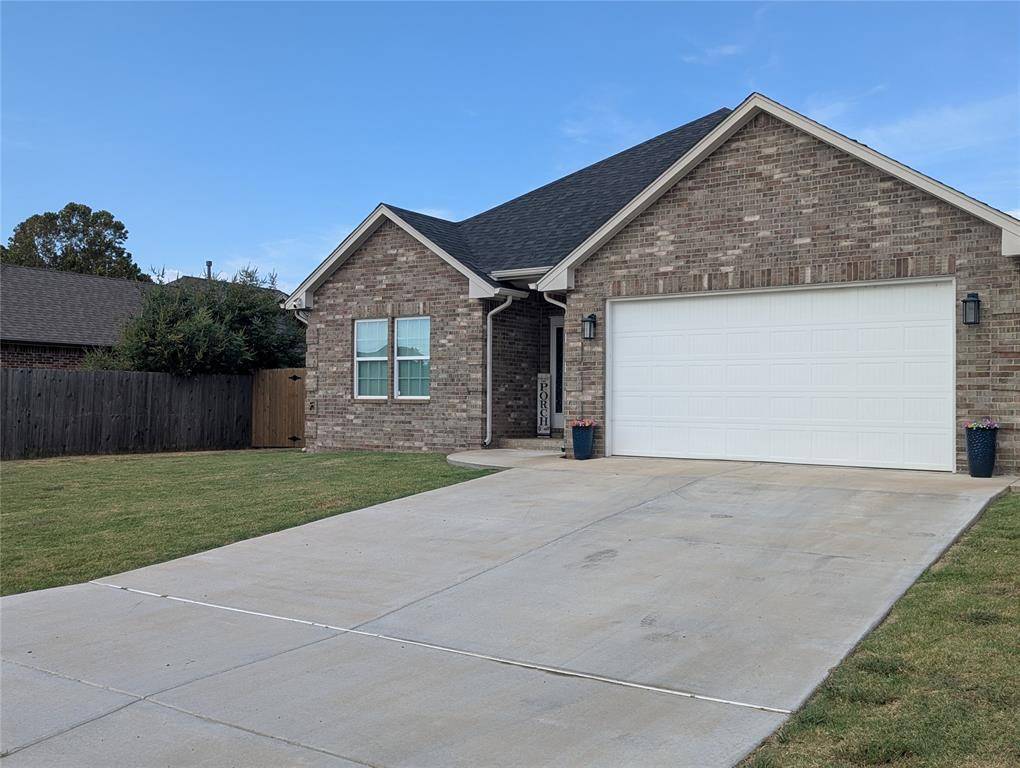 137 SW 7th ST, Moore, OK 73160