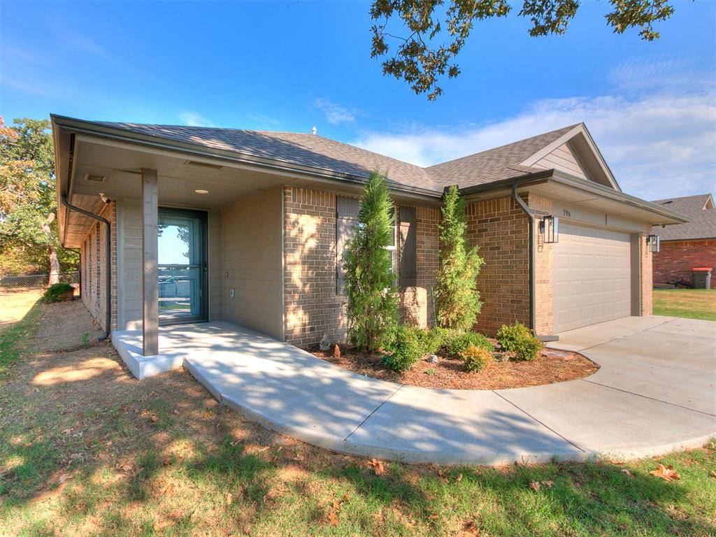 796 Harrison ST, Harrah, OK 73045