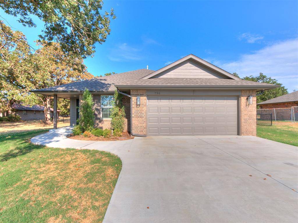 796 Harrison ST, Harrah, OK 73045