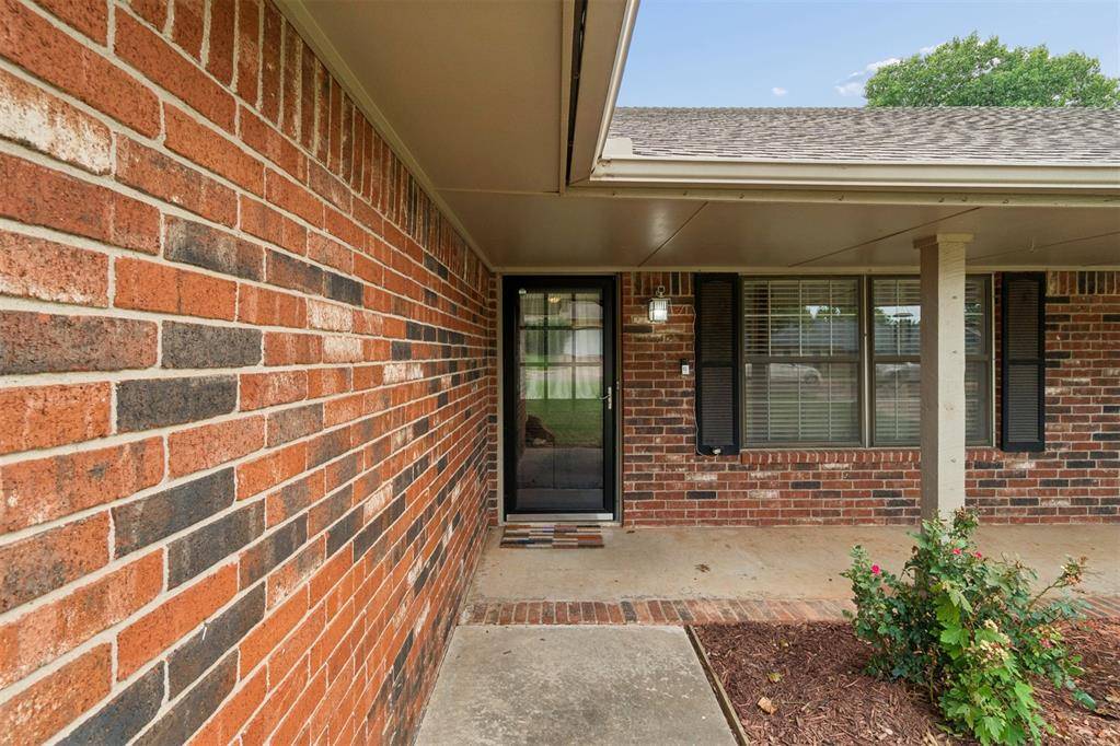 2013 Bella Vista DR, Edmond, OK 73013