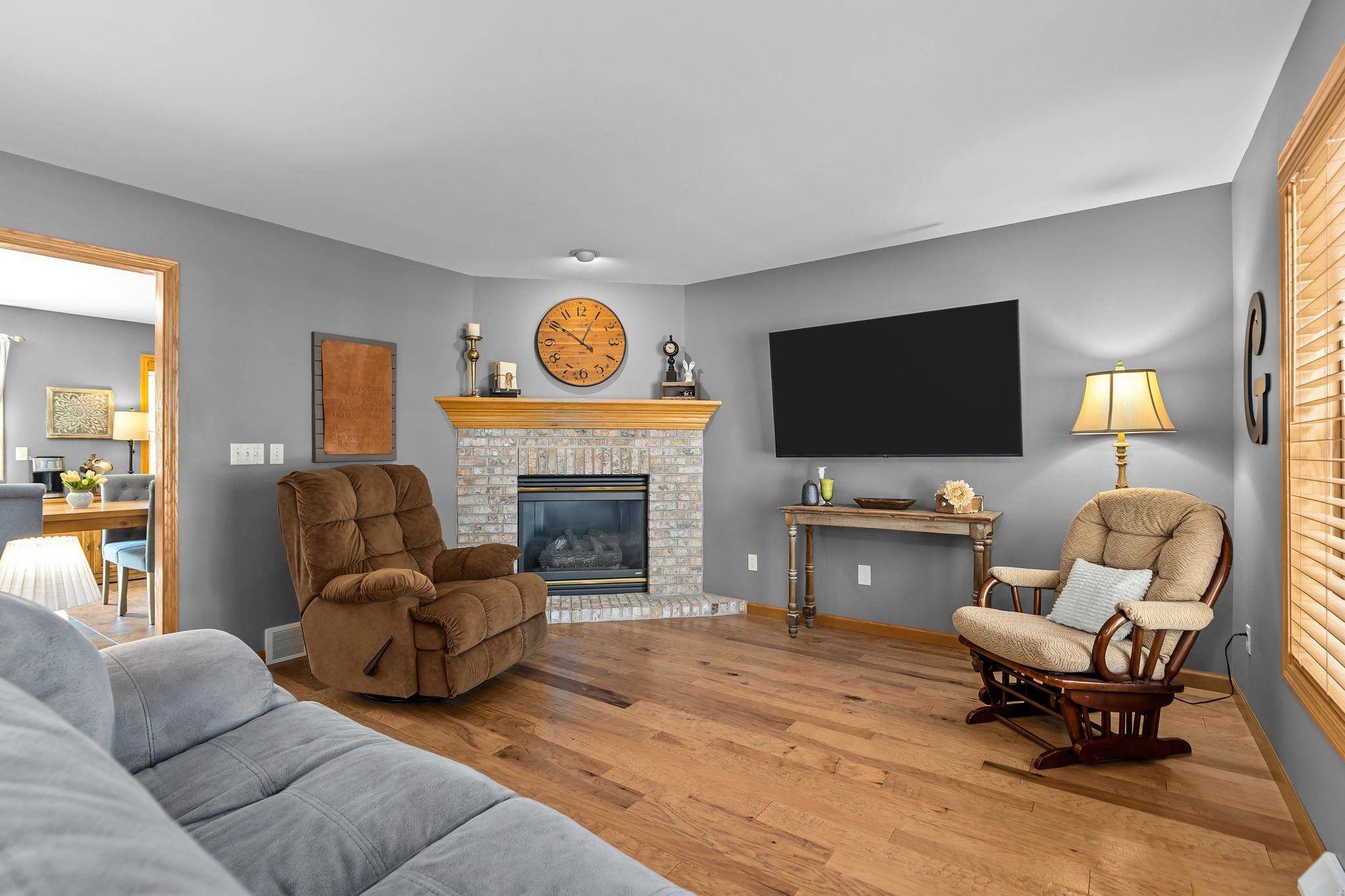 3023 E GREENLEAF DR, Appleton, WI 54913