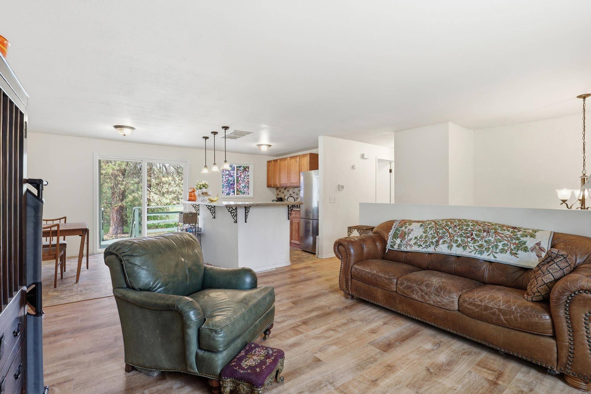 19716 S Cheney Plaza Rd, Cheney, WA 99004