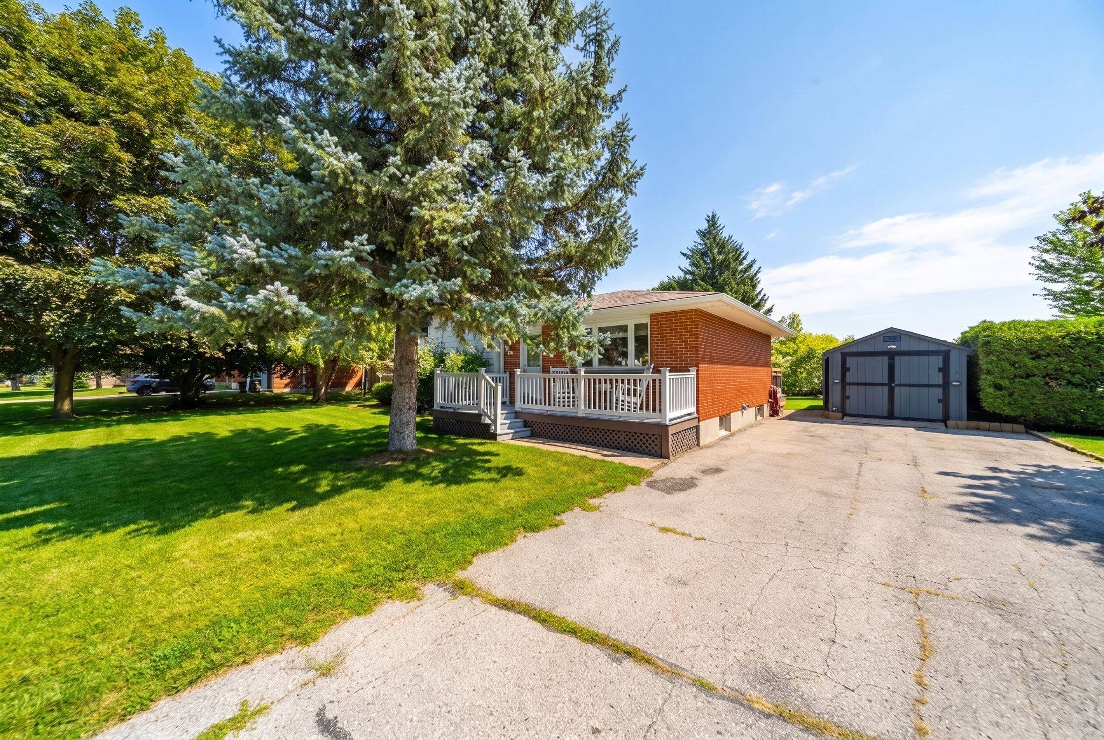 198 Main ST N, Huron East, ON N0K 1W0