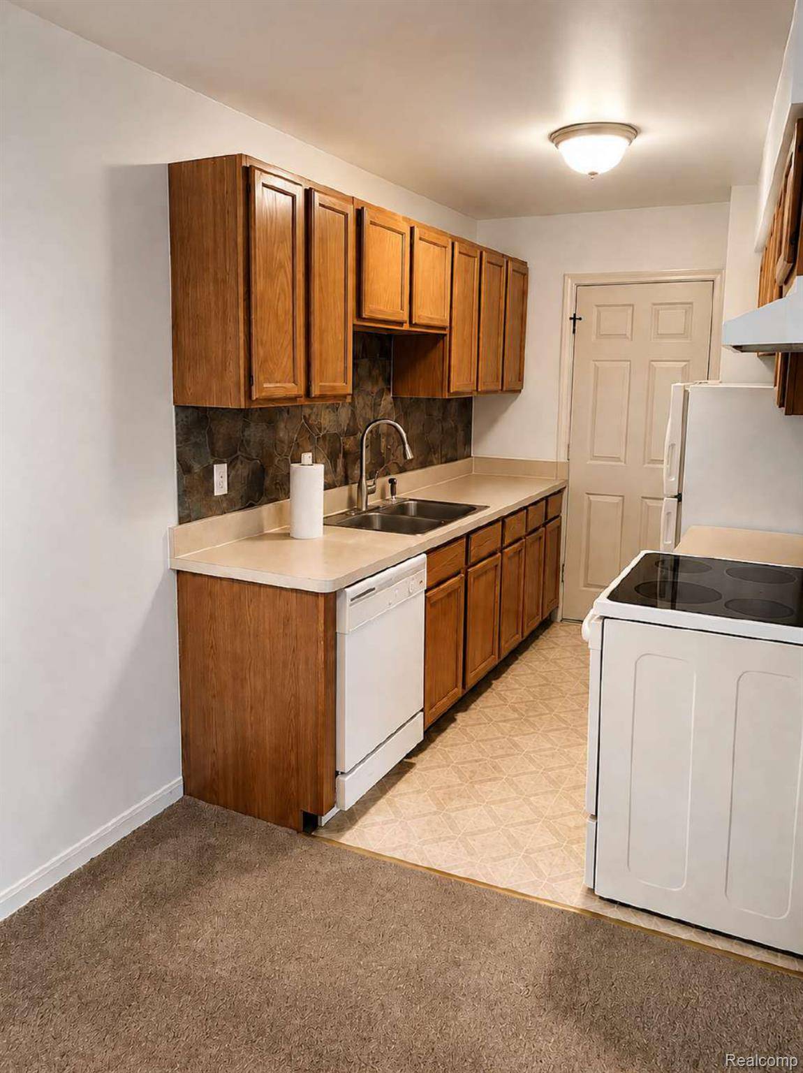 28165 Raleigh Crescent DR, Chesterfield Township, MI 48051