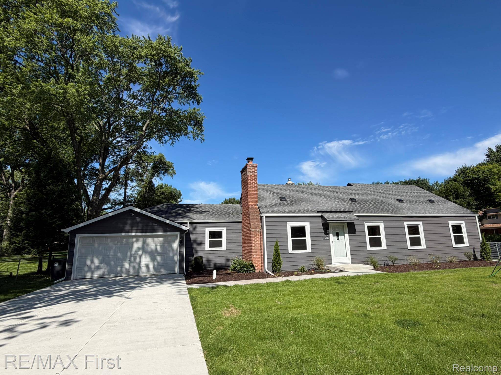 16045 Oporto ST, Livonia, MI 48154