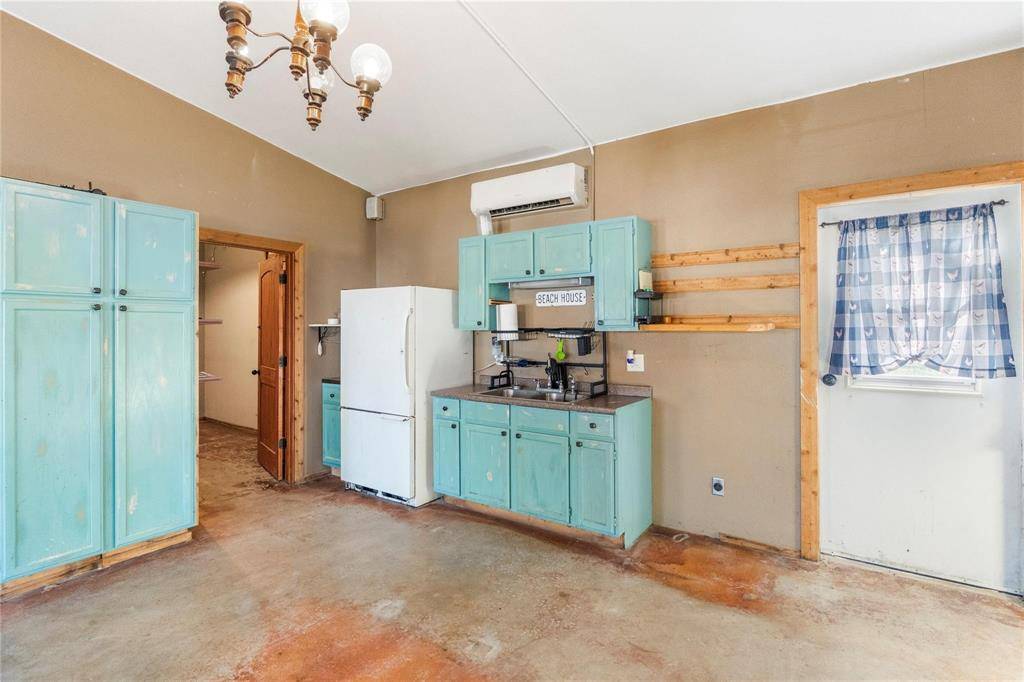 309 Cedar Point Circle, Gordonville, TX 76245