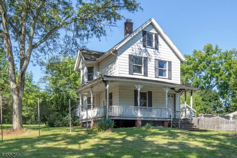 6 Bodine Ave, Peapack Gladstone Boro, NJ 07934